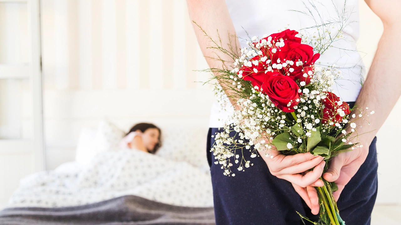 Anniversary flowers in Dubai — elegant rose and mixed flowers bouquet
